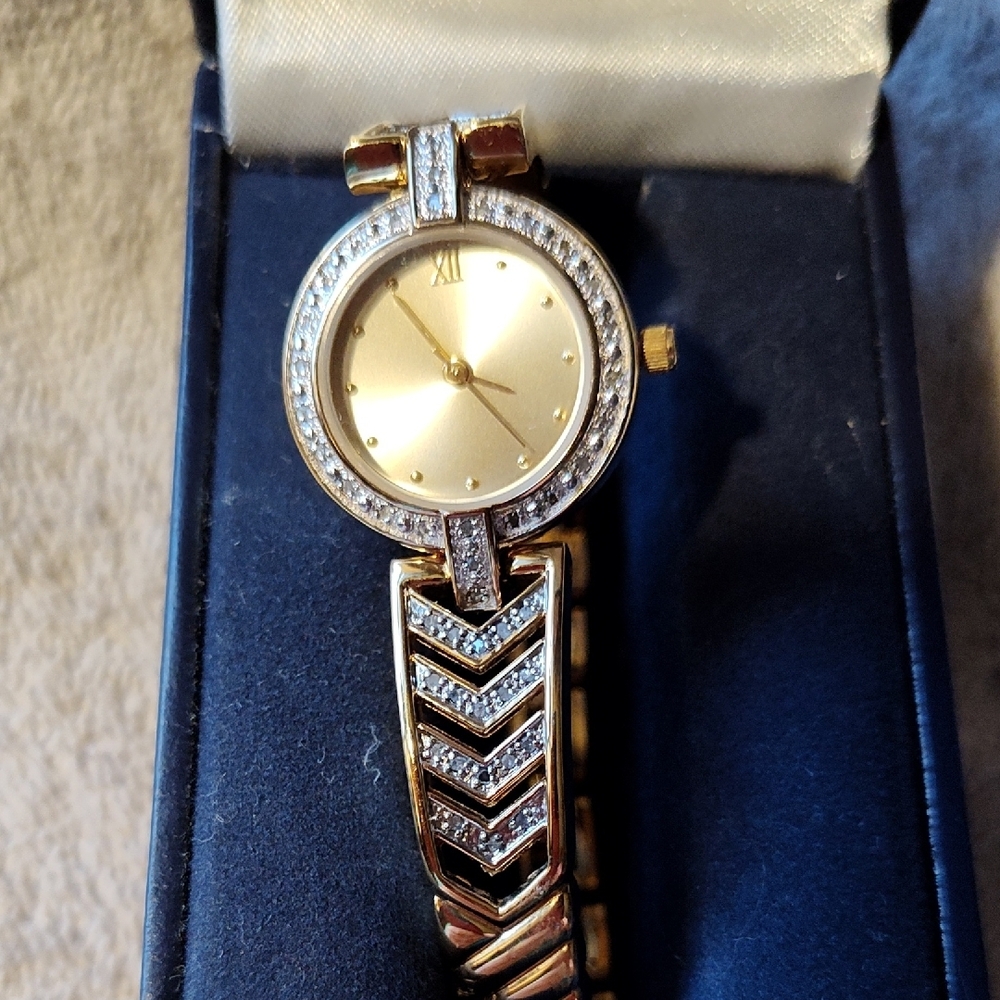 Elegant Gold Women's Watch